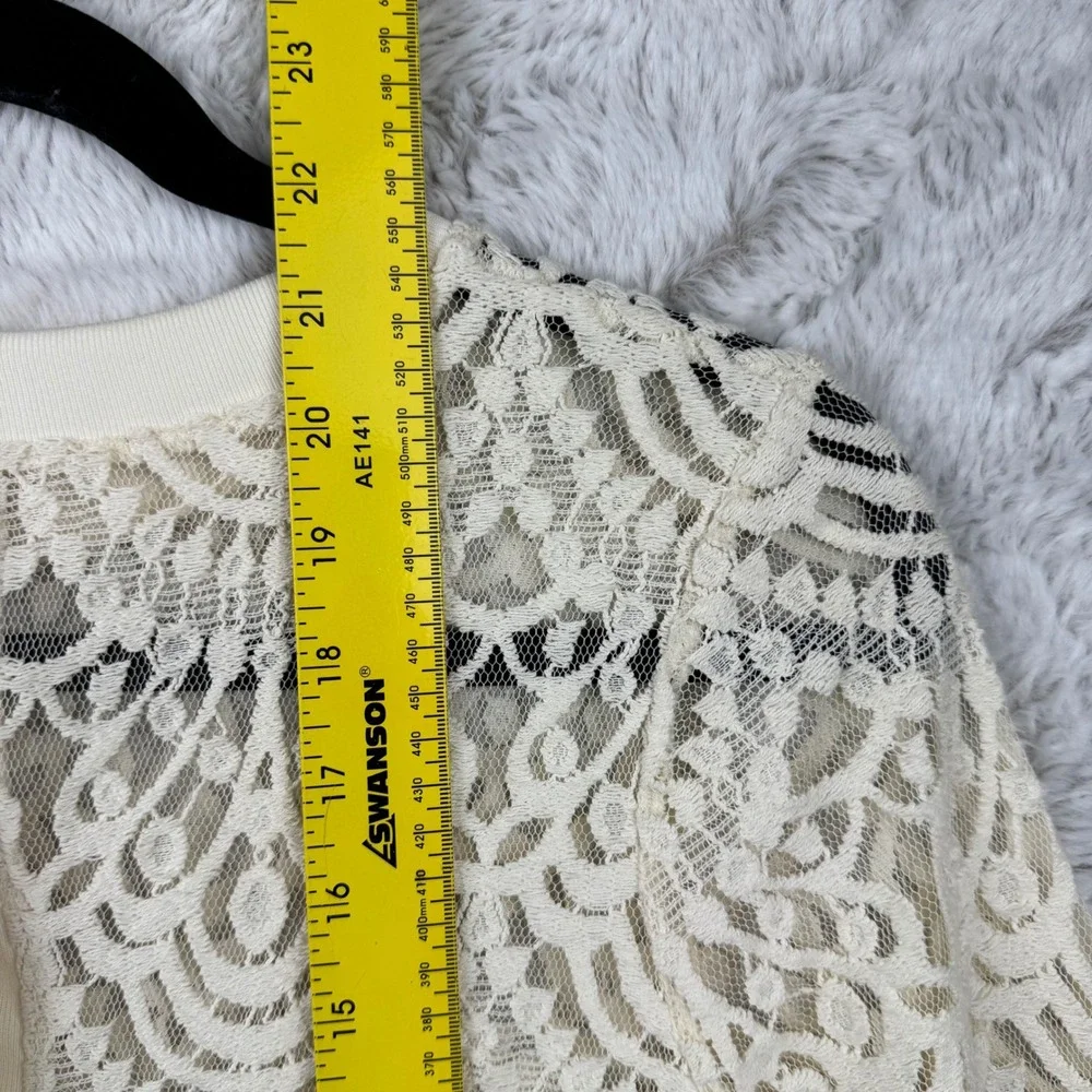 Banana Republic Lace Button Back Top Women XS Ivory‎ Cream Floral Sheer Romantic